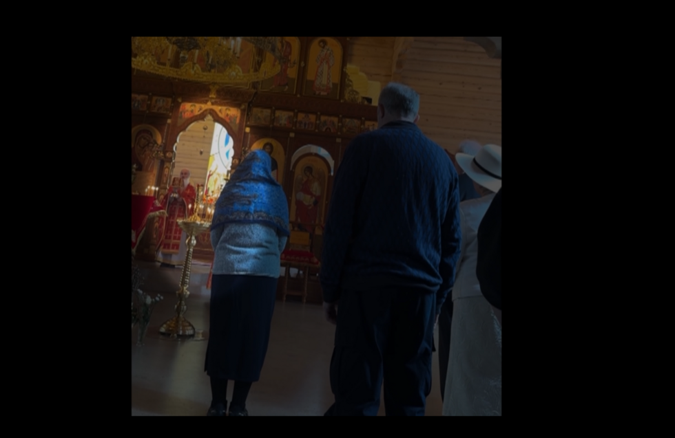 FRANCE 24 attended a Sunday service at the church in Vasteras. Father Pavel Makarenko can be seen to the far left.